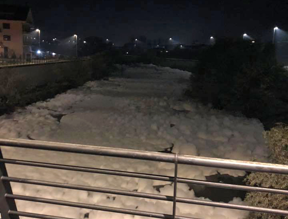 inquinamento Valle del Sacco bonifica Provincia di Frosinone Ceccano  scarico scarichi fiume sacco inquinamento veleni ceccano schiuma frosinone ciociaria Ceprano Anagni Ferentino territorio ambiente tutela delle acque Regione Lazio Antonio Pompeo scarico scarichi fiume sacco inquinamento veleni ceccano schiuma frosinone ciociaria