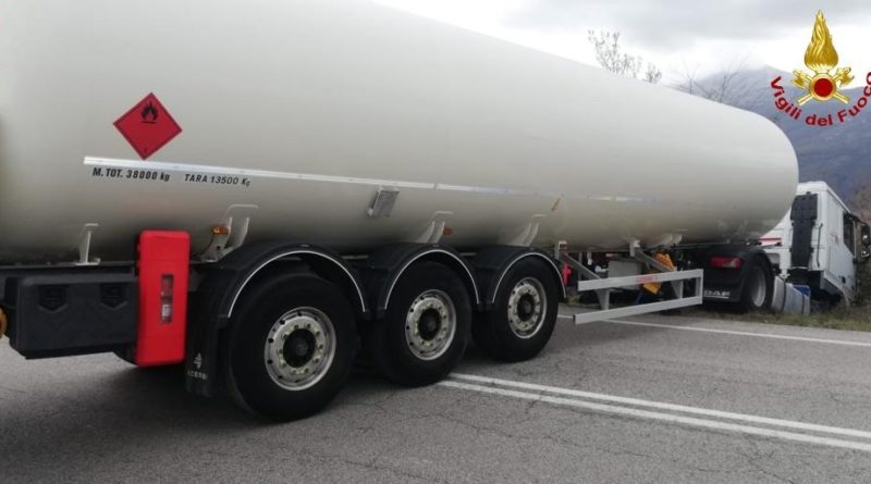 autocisterna gas vigili del fuoco il corriere della provincia frosinone cassino ciociaria