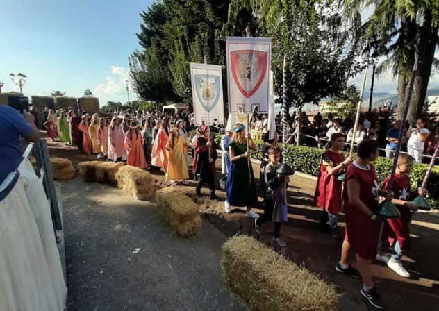 corteo storico ferentino il corriere della provincia