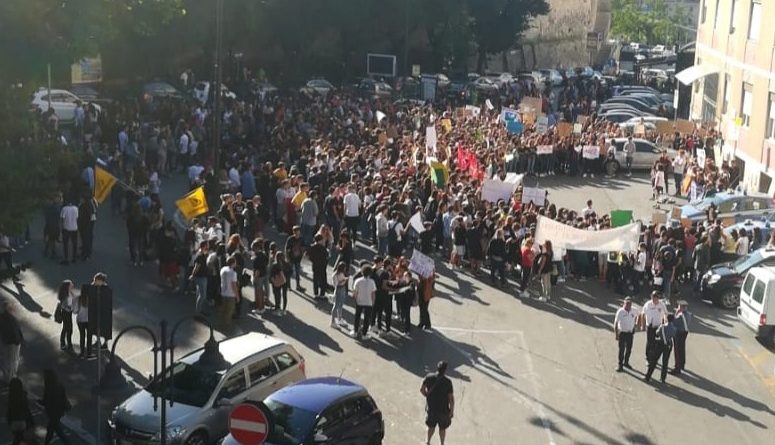 studenti manifestazione clima il corriere della provincia frosinone