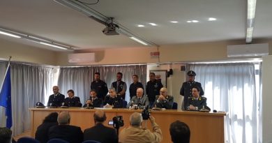 Watrfall guardai di finanza polizia frosinone campobasso fatture false