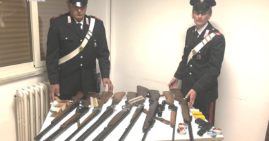 carabinieri armi esperia sequestro minaccia