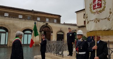 deposizione corona monumento caduti il corriere della provincia