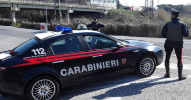 carabinieri pattuglia il corriere della provincia