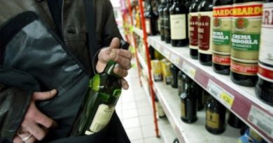 furto alcolici supermercato il corriere della provincia