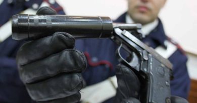 carabiniere pistola il corriere della provincia