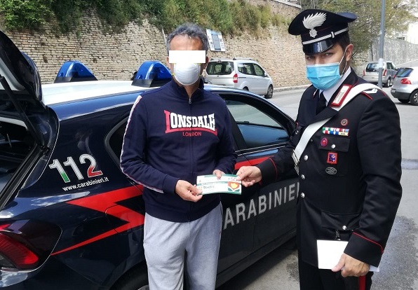 consegna buoni alimentari il corriere della provincia
