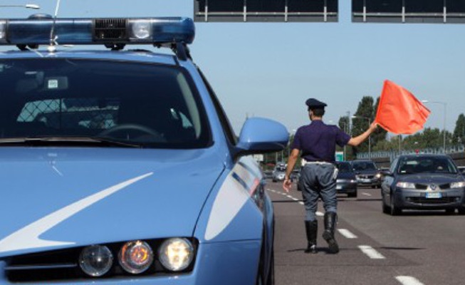 polizia stradale incidente
