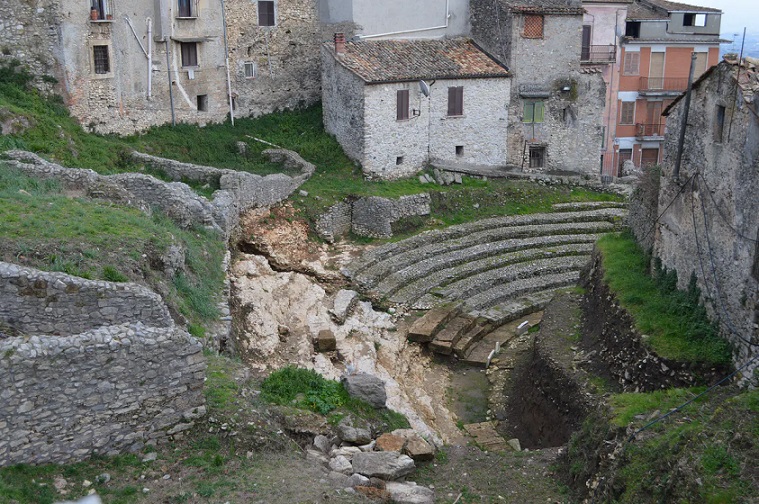 teatro romano ferentino