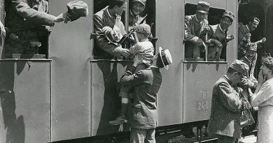 saluto treno militari