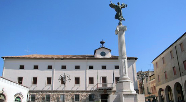 attualità scuola politica lavori alunni Ferentino Frosinone Ciociaria manutenzione messa in sicurezza Amministrazione comunale Antonio Pompeo Evelina De Marco Plesso Capoluogo consumi energetici contributo del Ministero Istituto Comprensivo Ferentino I efficientamento energetico