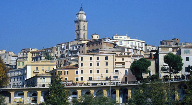 attualità ZTL fasce orarie Frosinone Ciociaria Nicola Ottaviani Amministrazione Ottaviani assessorato al Commercio commercio Antonio Scaccia emissioni sonore periodo estivo orario prolungato SUAP domanda Amministrazione comunale specifiche condizioni area ZTL area del territorio comunale “impresainungiorno” condizioni amministrative ed ambientali luoghi di intrattenimento
