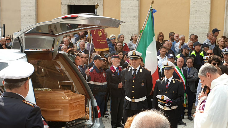 polizia locale municipale vigili inspettore superiore giuseppe diana peppe funerale morte frosinone ciociaria