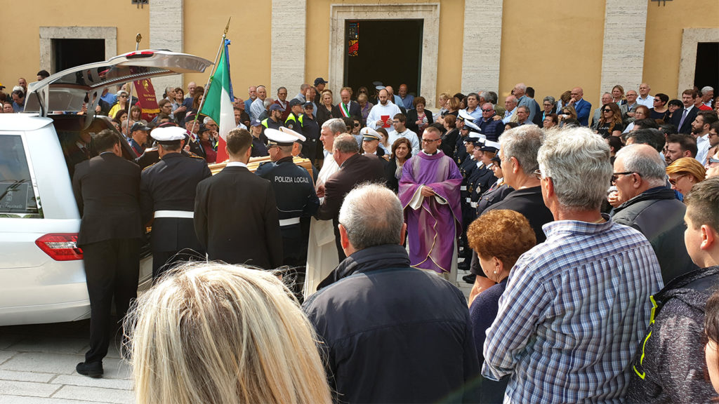 polizia locale municipale vigili inspettore superiore giuseppe diana peppe funerale morte frosinone ciociaria