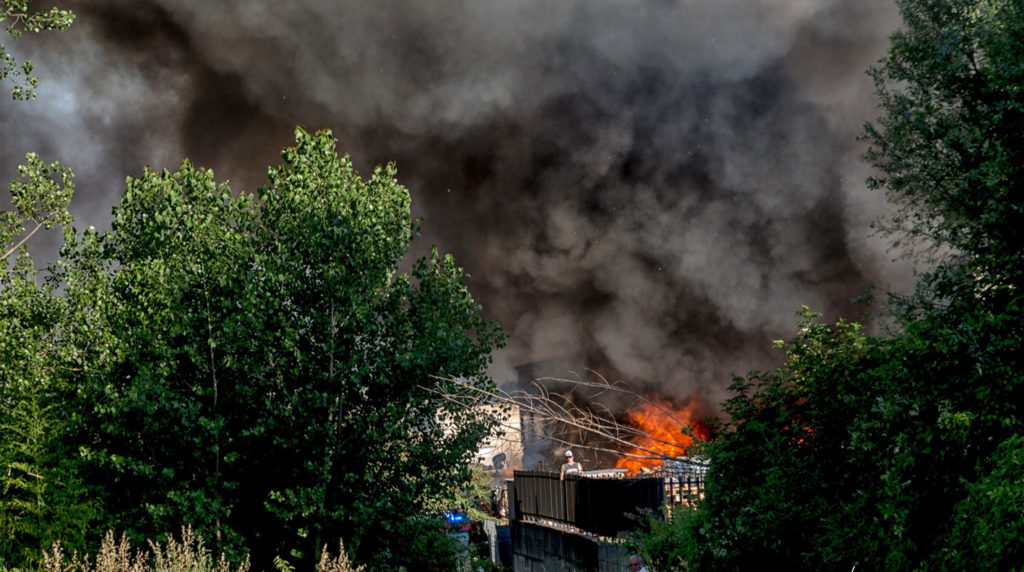 mecoris incendio fabbrica stabilimento rifiuti speciali fumo tossico nube frosinone ciociaria vigili del fuoco nicola ottaviani ordinanza sindaco