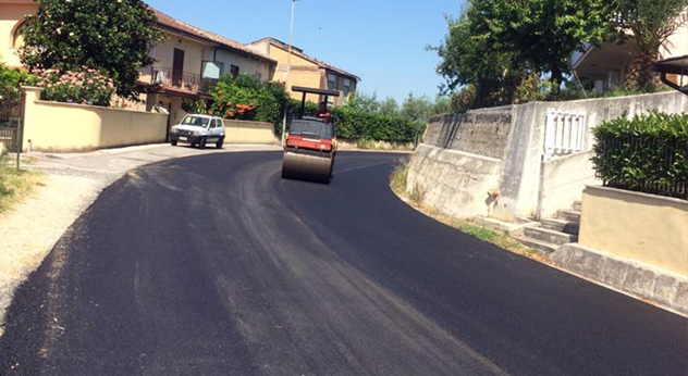 attualità politica lavori strade nuovo manto stradale Boville Ernica Frosinone Ciociaria strada provinciale “San’Angelo- Strangolagalli” Fontana Rosa Lavori pubblici Amministrazione comunale Amministrazione provinciale territorio comunale interventi finanziamenti Enzo Perciballi Benvenuto Fabrizi
