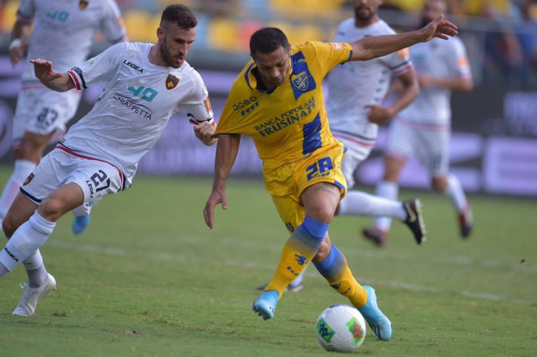 Serie B – Il Frosinone non sa più vincere: allo “Stirpe” è 1-1 con il Cosenza