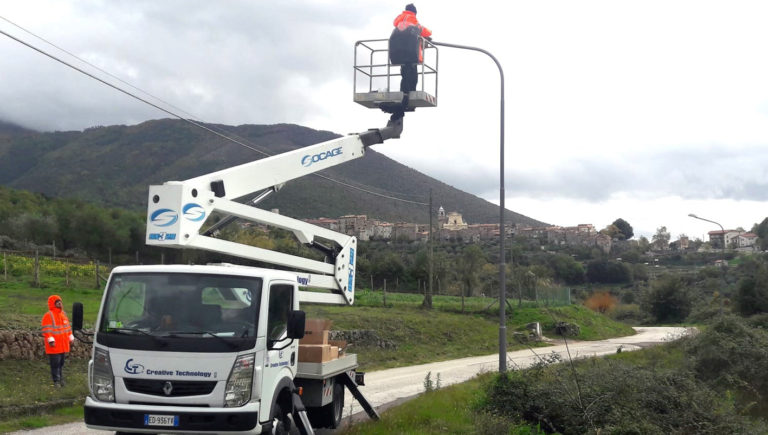 attualità lavori pubblici lavori in corso Frosinone Ciociaria Colle San Magno efficientamento energetico pubblica illuminazione punti luce minor impatto ambientale Antonio Di Nota contesto urbano Antonio Di Adamo