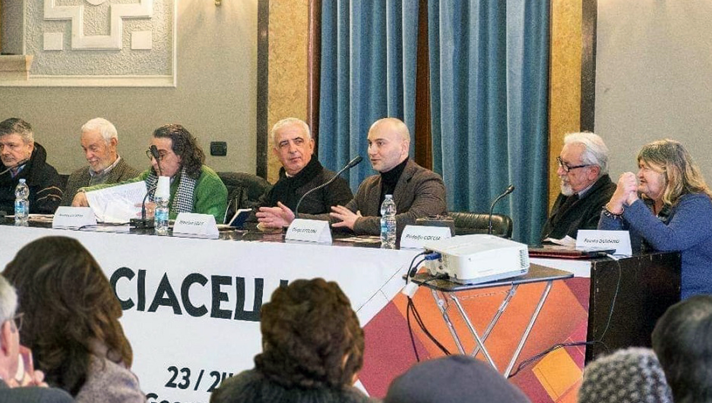 Associazione NovArnara attualità cultura evento Ciociaria Arnara convegno storia arte patrimonio storico-artistico locale associazione NovArnara iniziativa architettura Diego Cecconi Castello Colonna di Arnara valorizzazione del patrimonio artistico Mauro Buschini Antonio Pompeo “La Roccaforte di Arnara nel Medioevo” gara di tiro con l’arco “Assalto al Castello” Arcieri delle Due Corone di Ceprano Provincia di Frosinone Arturo Ciacelli Frosinone