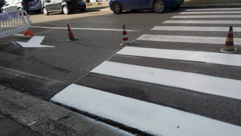 attualità Frosinone Ciociaria lavori lavori pubblici lavori in corso lavori stradali segnaletica orizzontale sicurezza stradale corso della Repubblica automobilisti pedoni parte alta del capoluogo Interventi di manutenzione decoro urbano Amministrazione Ottaviani