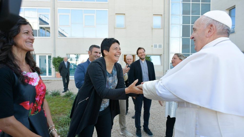 papa con chiara papa francesco chiara amirante frosinone