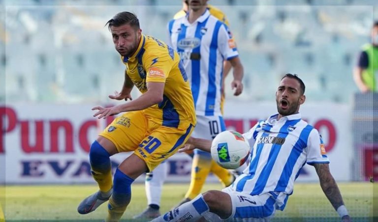 Serie B, il Frosinone pareggia 1-1 a Pescara e si porta al quinto posto. Le pagelle