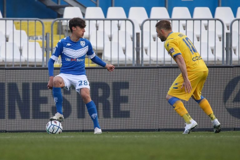 Serie B – Frosinone, fuori casa è tutta un’altra musica: Brescia ko 1-2