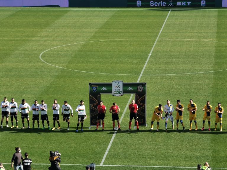 Serie B – Il Frosinone va ko in casa con il Venezia. Di Biagio prende appunti in tribuna, Nesta a rischio?
