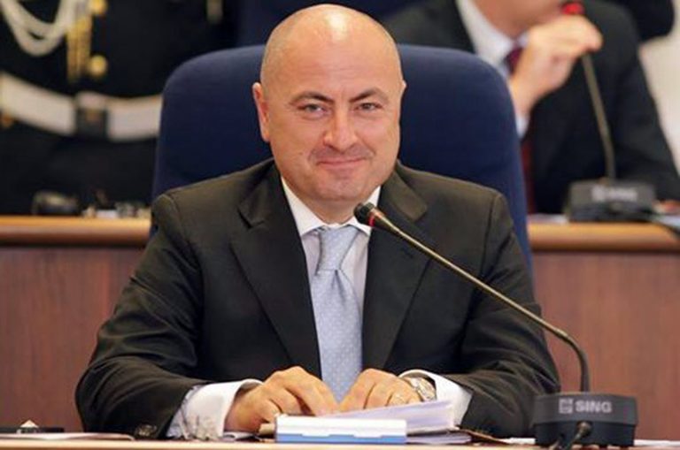 Elezioni Frosinone – La fissazione dello Zar che osò contraddire il Cav