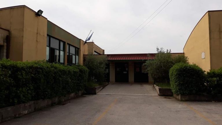 Veroli – “Non è vero che la scuola di Santa Francesca è zozza e senza carta igienica”
