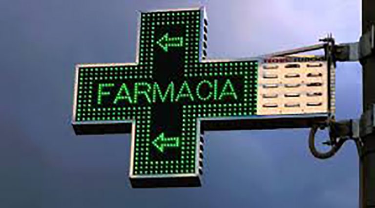 Roma – Farmacista aggredita con spunti e insulti da no vax. La giovane: stavo solo lavorando. D’Amato: inaccettabile