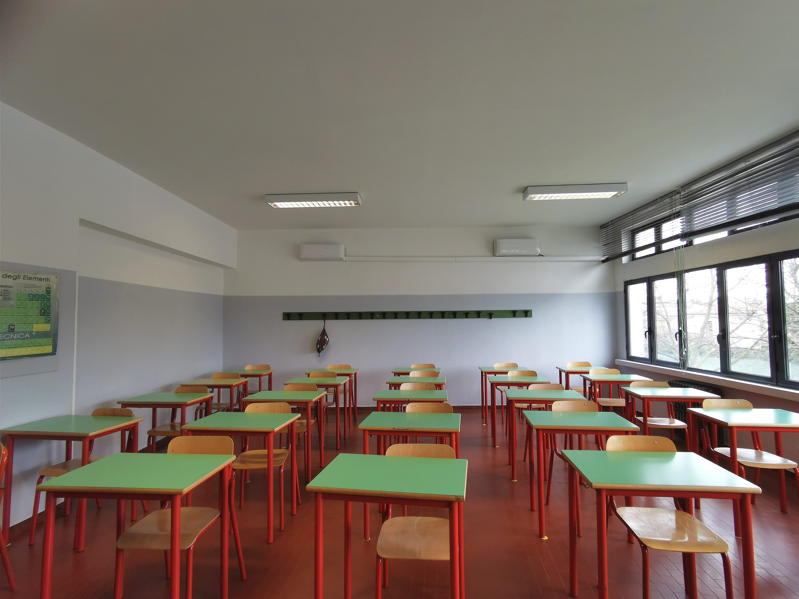 aule vuote covid-scuole-chiuse-aule-vuote