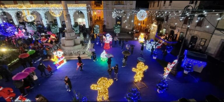 Ferentino – Si accendono le luminarie: via al Natale in città [IL VIDEO]