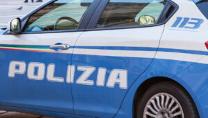 auto-polizia-furto-aggravato