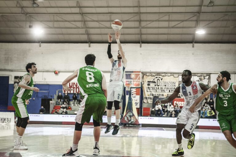 Basket – Delusione Cassino: Avellino passa al PalaVirtus, 69-84