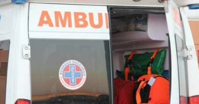 ambulanza-sanitari-incidente-stradale