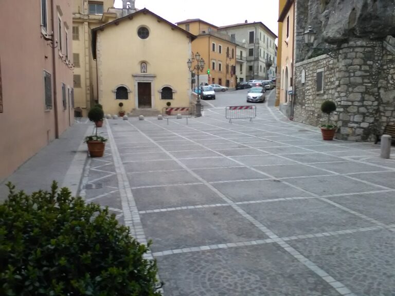 ceccano-piazza-palazzo-antonelli-comune
