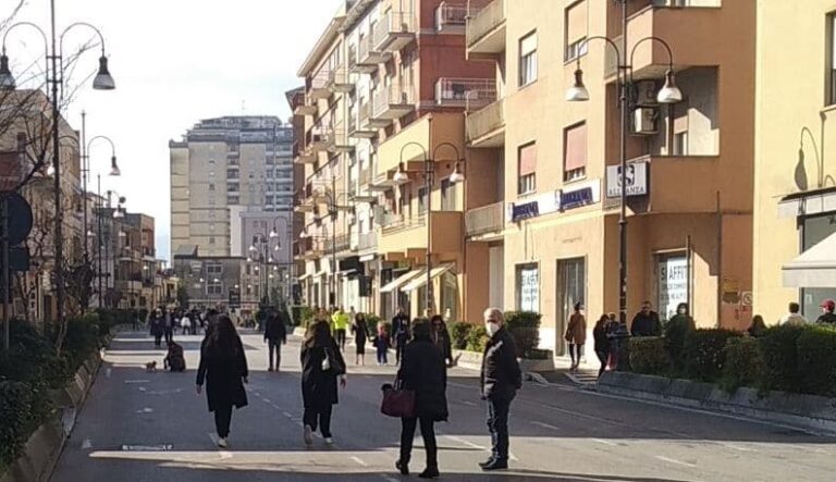 Frosinone, il bilancio della penultima domenica ecologica: tante famiglie a passeggio e 24 multe