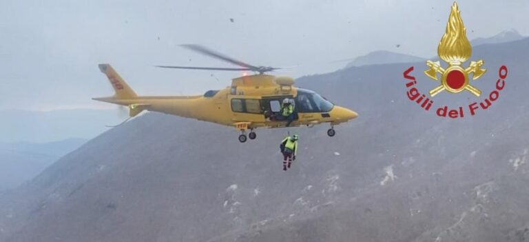 escursionista-montagna.smarrito-eliambulanza-soccorso