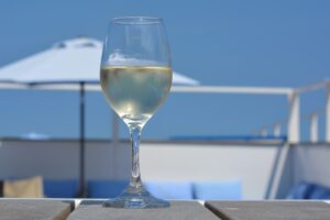 Concessioni balneari - bicchiere di prosecco