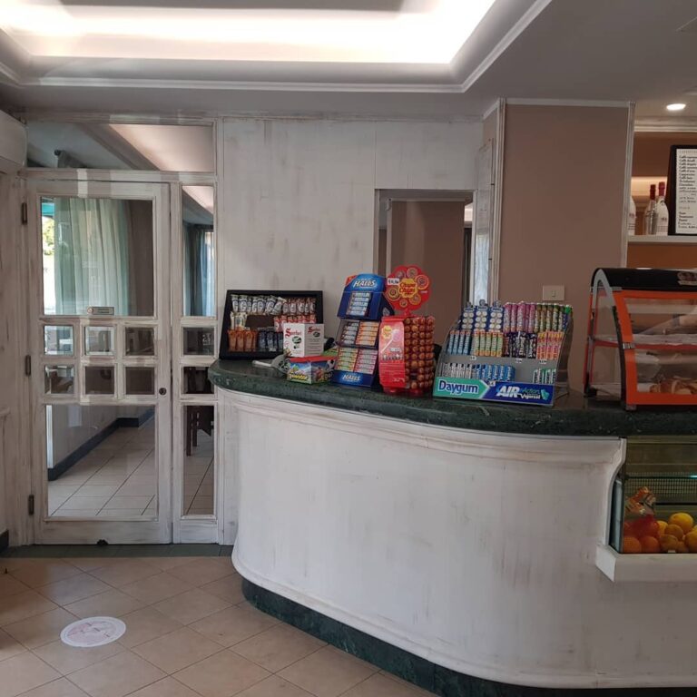furto-danneggiamento-bar-ristorante-Lanterna