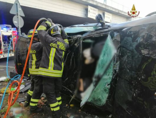morto 2 roma-cimitero-verano-incidente-mortale