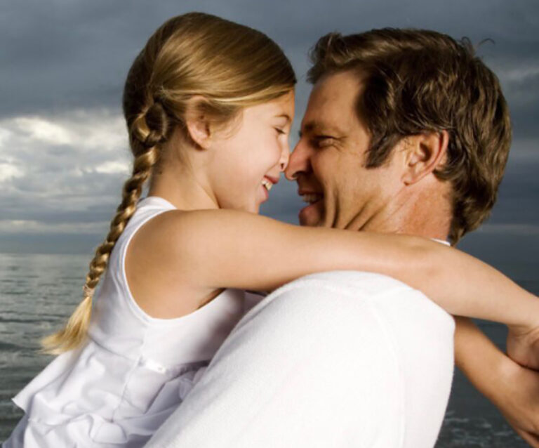 Padri e figlie non dicono mai addio: il delicato rapporto tra una bambina e il suo papà