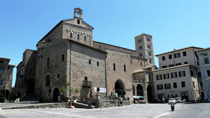 ANAGNI - Piazza Innocenzo III - SITO