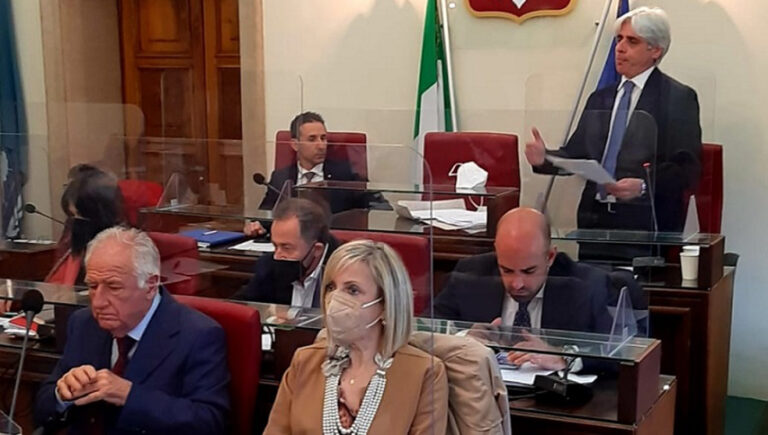 Ferentino – Il Consiglio approva il bilancio. Pompeo: «Grande dinamismo in tutti i settori, dalle opere pubbliche ai servizi sociali»
