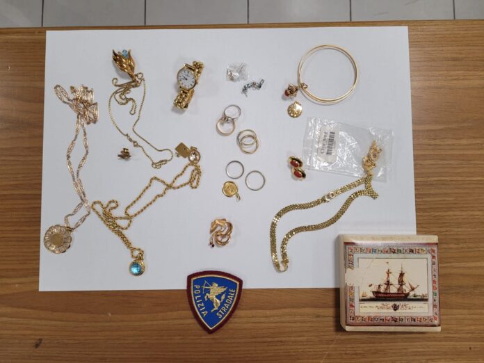 truffa anziani autostrada polizia truffatori