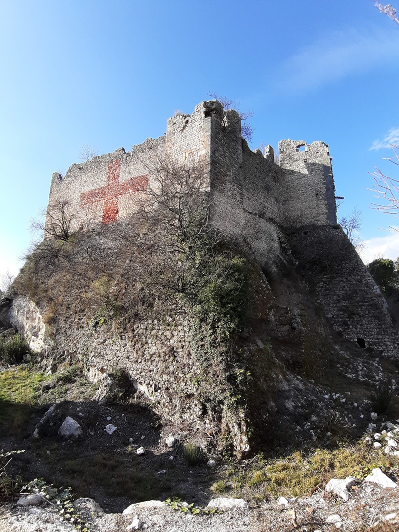 croce rossa - castello di Vicalvi