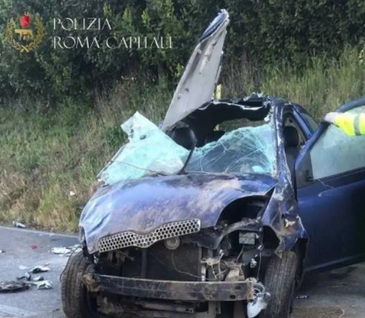 auto fuori strada muore giovane