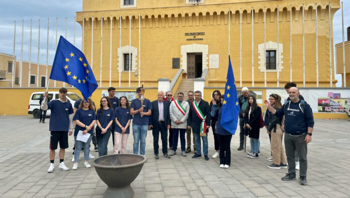 Aquino – Il sindaco Libero Mazzaroppi e il presidente di Seraf, Maurizio Gabriele in visita a Ventotene per il progetto Evicam 2 - 001