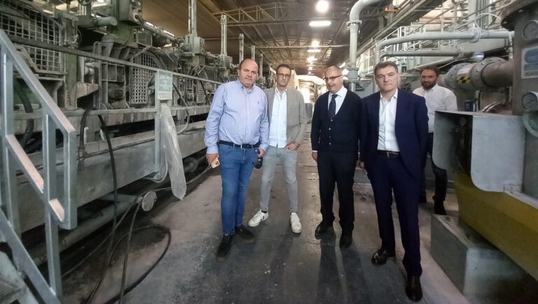 Broccostella – Il presidente del Consorzio Industriale del Lazio, Francesco De Angelis in visita alla Cartiera San Martino